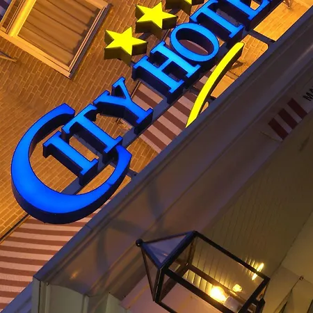 Szálloda City Hotel