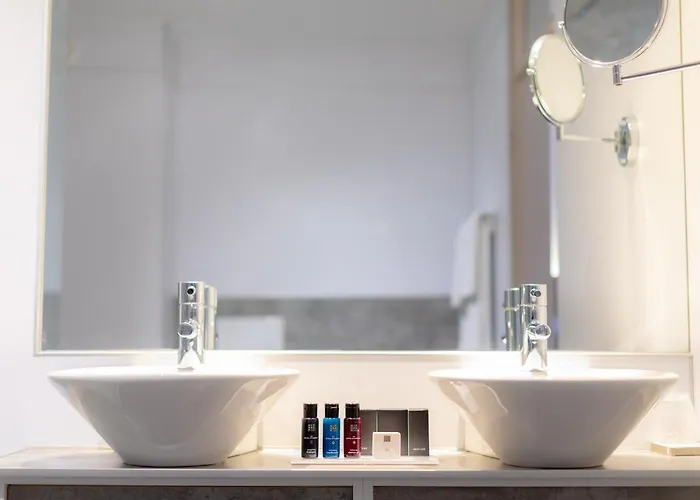 城市酒店 4* 奥斯