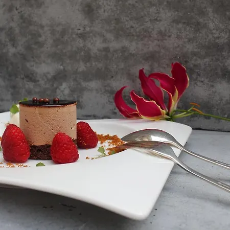 מלון City Hotel אוס