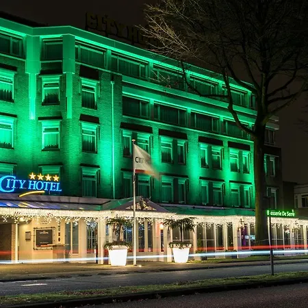 City Hotel מלון אוס