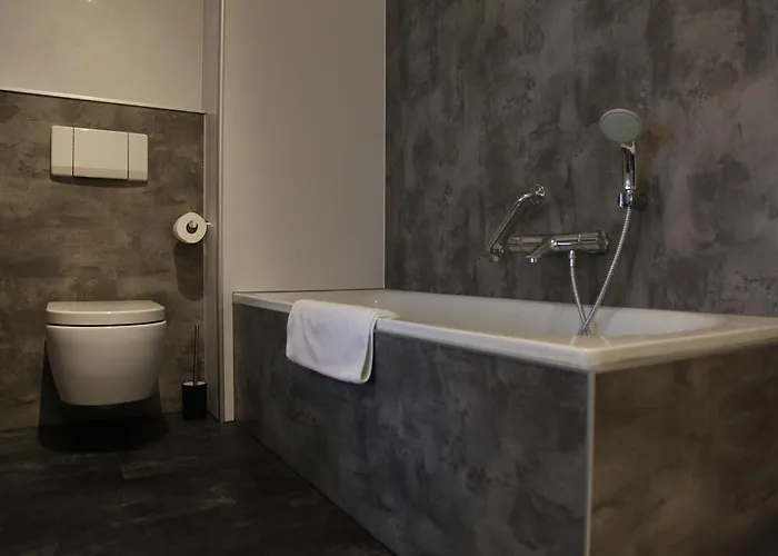 City Hotel Отель