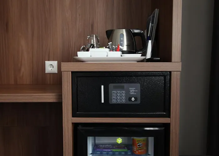 City Hotel 4* Осс