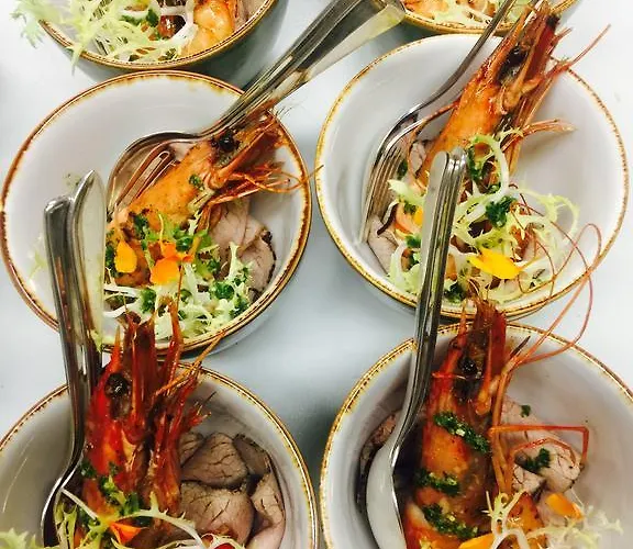 City Hotel Отель 4*