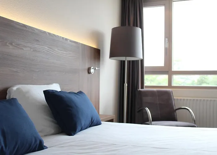 City Hotel 4* Осс