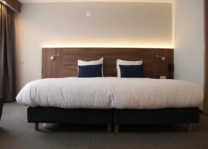 Отель City Hotel 4*