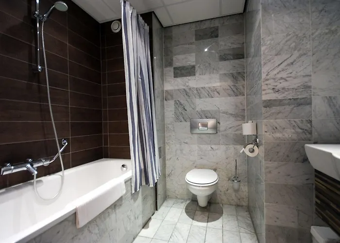 City Hotel Отель