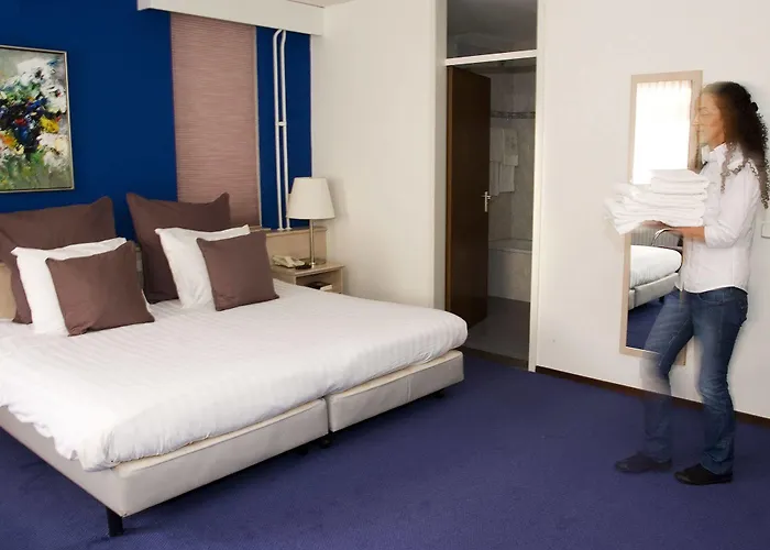 City Hotel 4* Осс