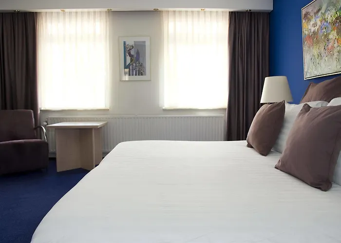 City Hotel 4* Осс