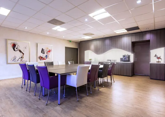 Отель City Hotel 4*